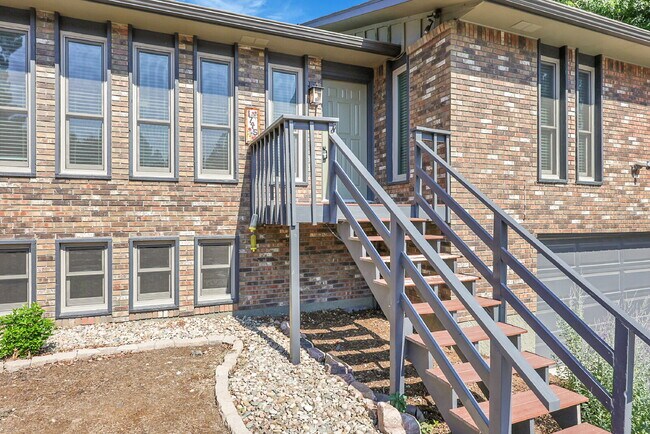 Building Photo - $2,600.00, 4-Bedroom, 3-Baths, Single Fami...