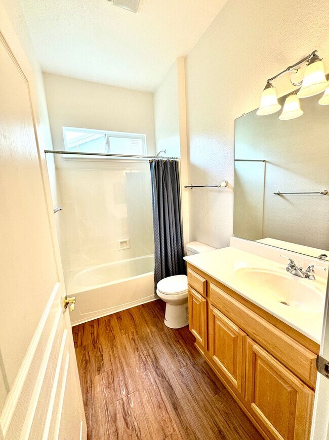 Building Photo - Adult 55+ Lovely Home in Springfield @ Whitney Oaks with a View