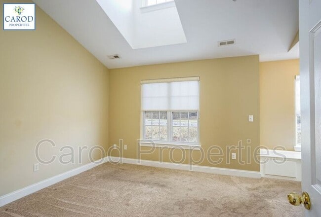 Building Photo - 6351 Park Creek Dr