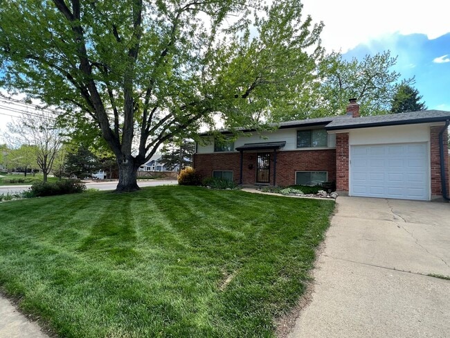 Primary Photo - Spacious 3 BD/ 2 BA Home in Arvada, CO- Av...