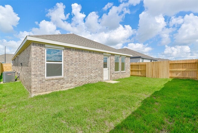 Building Photo - 16818 Great Highlands Dr