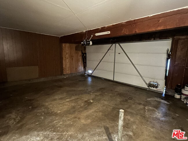 Building Photo - 14501 Tupper St