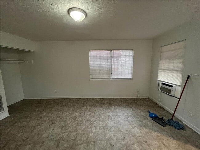 Building Photo - 4509 Ken Knight Dr N