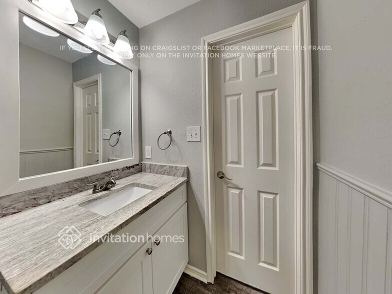Building Photo - 1200 Cardinal Oaks Dr