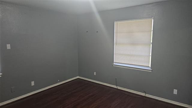 Building Photo - 400 Oak Dr