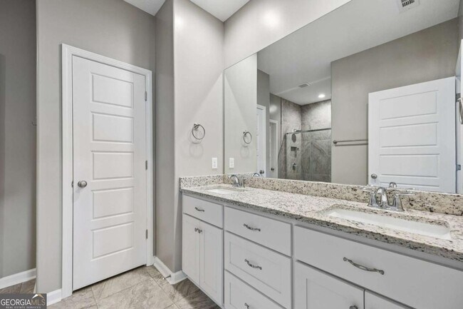Building Photo - 326 Gary Cir
