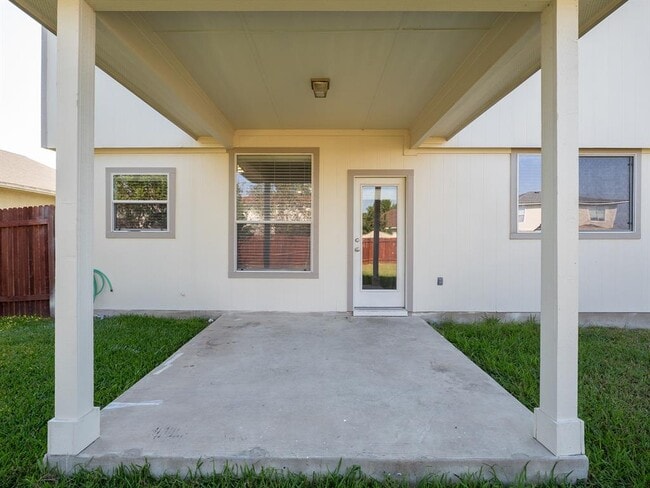 Building Photo - 13504 Richard Nixon St