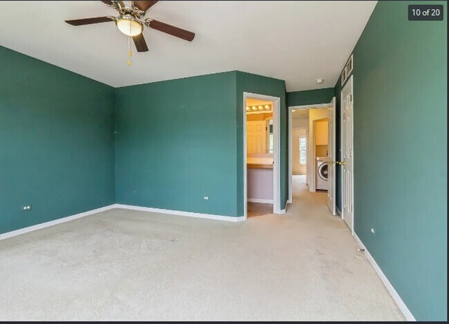 Building Photo - 4924 Montauk Dr