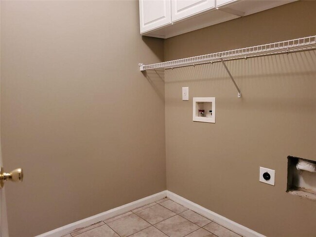 Building Photo - 3878 Hannahberry Pl