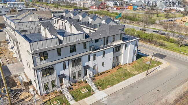 Building Photo - 1019 12th Ave N