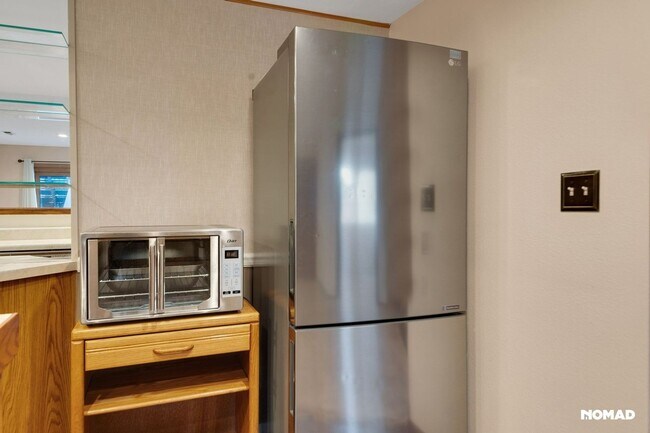 Building Photo - Charming 1BR Townhome in Lakewood