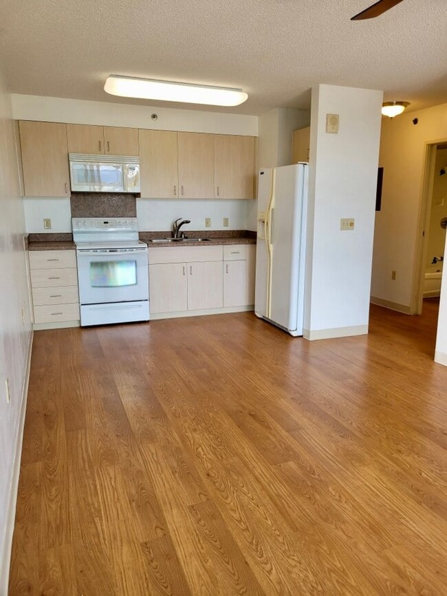 Building Photo - 94-302 Paiwa St. #1010