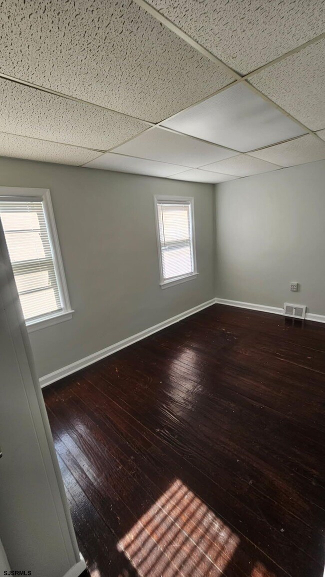 Building Photo - 130 Wilmer St