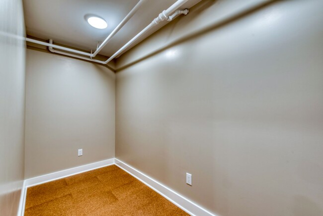 Building Photo - RANK