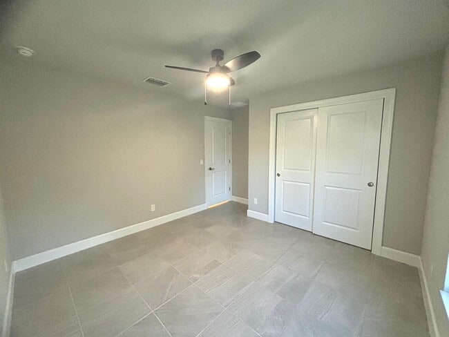 Building Photo - Modern 3 Bed, 2 Bath Home with Stylish Upgrades!