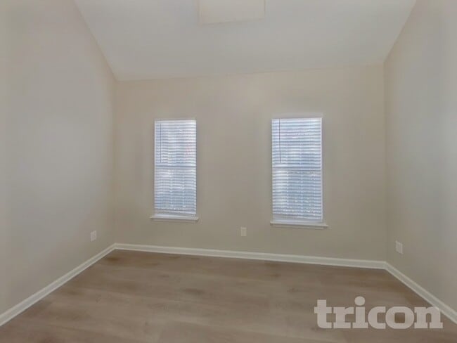 Building Photo - 2023 Westminster Ln