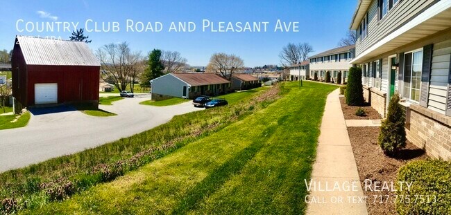 Building Photo - 615 Country Club Rd