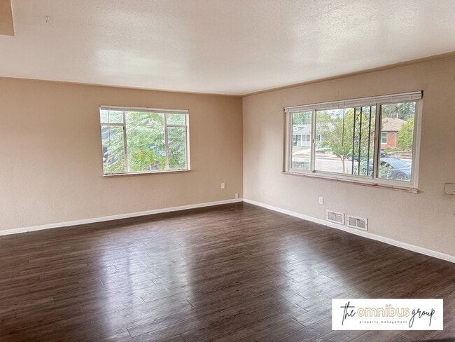 Building Photo - Hazel Ct
