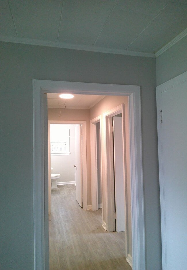 Building Photo - 408 Lumpkin Ave