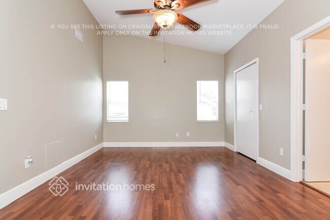 Building Photo - 2806 Mnr Hl Dr