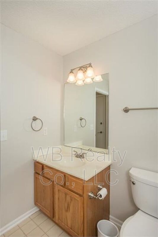 Building Photo - 4525 Waterford Dr