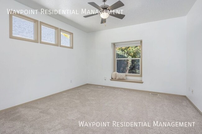 Building Photo - 9640 W Sleepy Hollow Ln