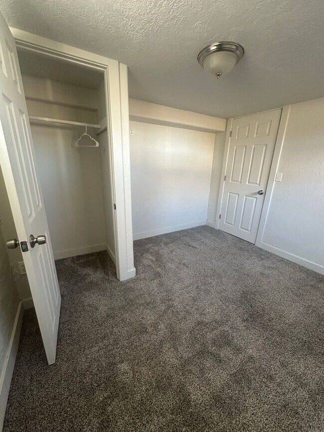 Building Photo - GORGEOUS West Valley Home!!!