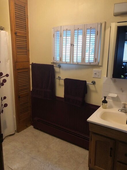 Bathroom - 295 E Main St