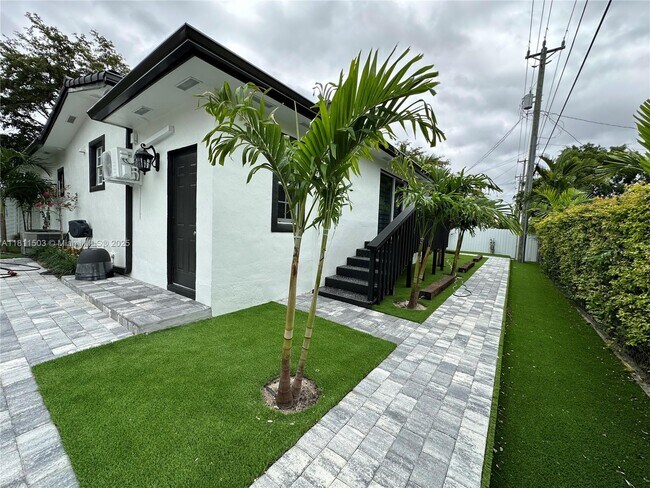 Building Photo - 6080 SW 16th St