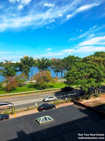 Building Photo - 470 Beacon St