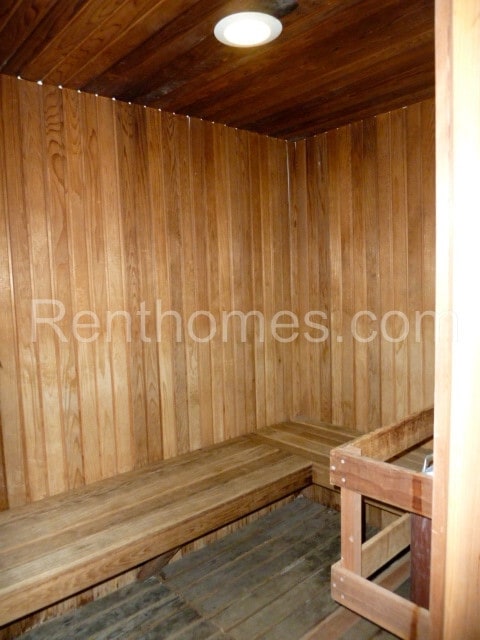 Building Photo - Rancho Bernardo, 14912 Avenida Venusto #6 - Brand New Carpet! Granite Counters, Comm Pool, Spa, T...