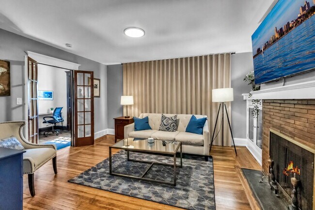 Building Photo - Furnished 7-Bedroom, 4-Bath Whole House in North Buffalo