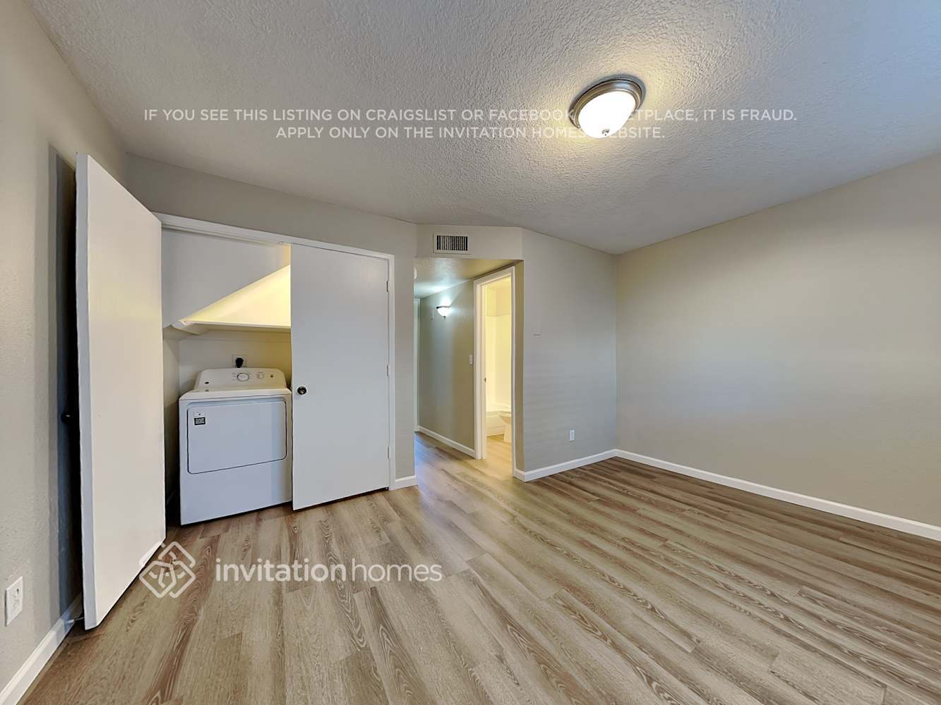 Building Photo - 560 S Wilbur