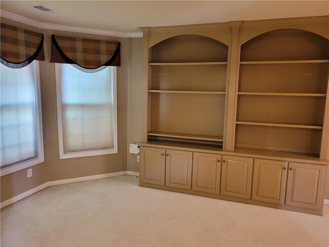 Building Photo - 3605 Mystic Dr