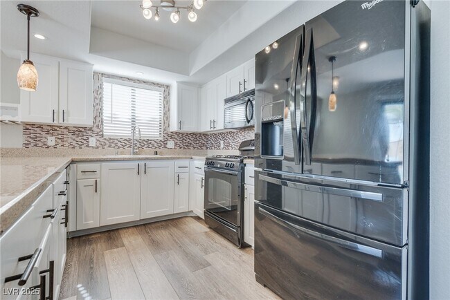 Building Photo - 2232 Chapman Hill Dr