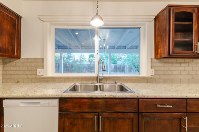 Building Photo - 3521 W Detroit St