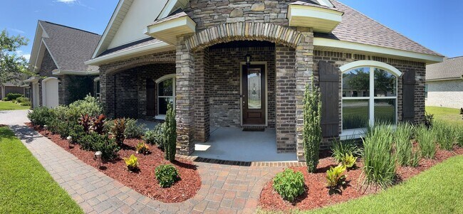 Building Photo - Gulf Breeze - Soundside Shores - 4 Bedroom, 2.5 Bathroom w/ office and lawn care included