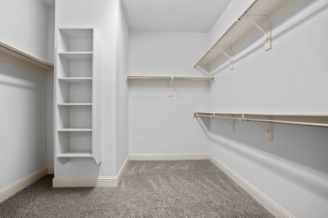 Building Photo - Luxury Highland Park Condo