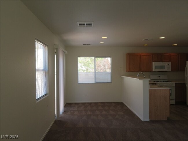 Building Photo - 954 Coronado Peak Ave
