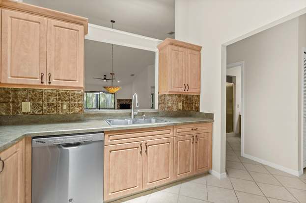 Building Photo - 604 Parkside Pl