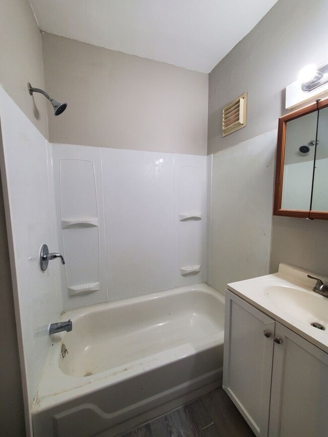 Building Photo - Three-bedroom 2 Full Bath Single-Family Ho...