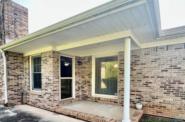 Building Photo - 7520 SW Clubfield Dr