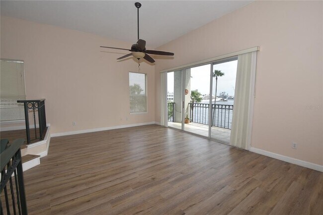 Building Photo - 702 Coral Reef Dr