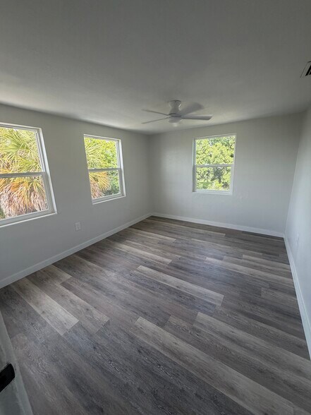 Building Photo - 1302 Clearlake Rd