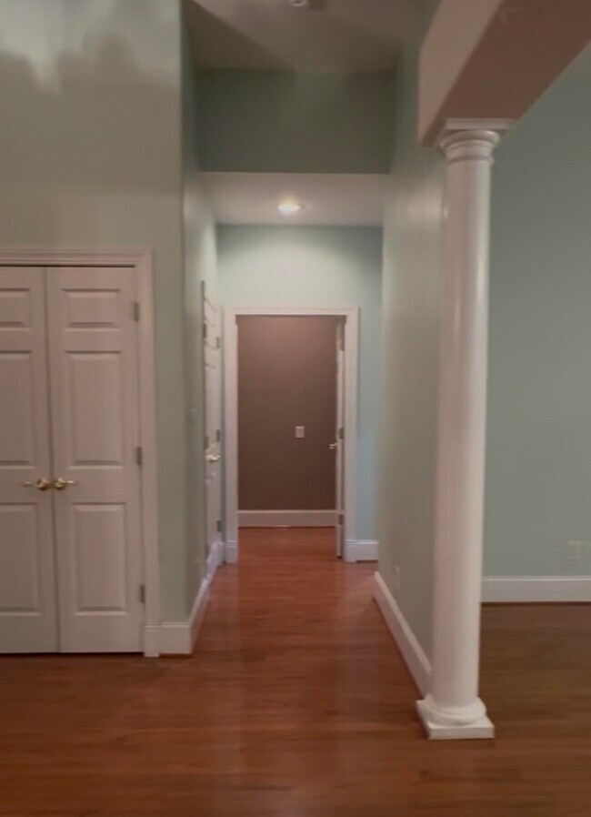 Building Photo - 533 Stonemason Dr