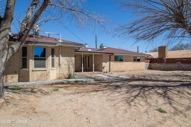 Building Photo - 3102 Hillsdale St