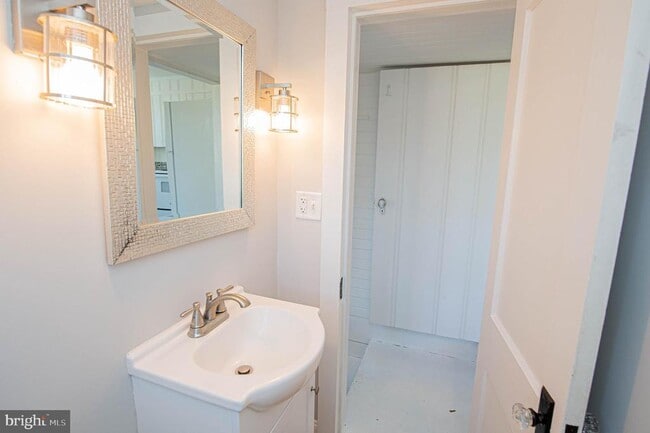 Building Photo - 417 Winder St