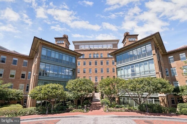 Building Photo - 2425 L St NW