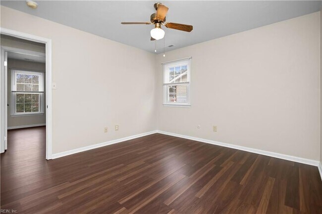 Building Photo - 821 Gene Crescent