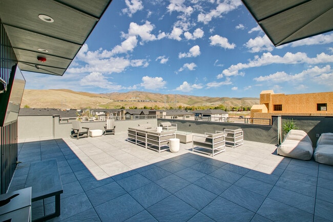 Building Photo - 4340 E Haystack St